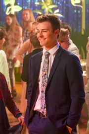 Peyton Meyer (Trip Windsor)