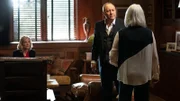 L-R: Cassandra Bianchi (Joely Richardson), Raymond 'Red' Reddington (James Spader) und Matilda Davis (Patricia Richardson)