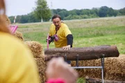 Harald (Torge Oelrich) gibt alles, um die Challenge zu gewinnen.