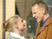 Elke (Gundula Köster) und Norbert Peters (Frank Leo Schröder) versöhnen sich.