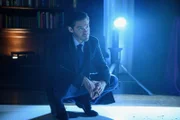 Malcolm Bright (Tom Payne)