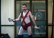Wird Starburns (Dino Stamatopoulos) mit dieser Aufmachung gute Bewertungen bei der Bewertungs-App einheimsen können?