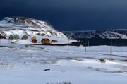 Nur wenige Siedlungen gibt es am Rande des Arktischen Ozeans im nordöstlichen Nordnorwegen, der Finnmark.