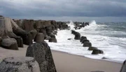 Hunderte Tetrapoden sollen die Hörnumer Odde auf Sylt vor weiteren Landverlusten schützen.