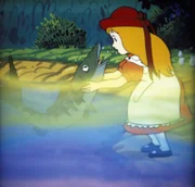 Alice versucht einen Karpfen, der sich einbildet eine Katze zu sein, daran zu hindern, das Wasser zu verlassen. Alice hat längst erkannt, dass ein bunt schimmernder Nebel das große Durcheinander im Wunderland verursacht.