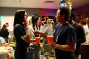 Jordan Alexander (Jill Flint, l.), Dr. Shannon Rivera (Tanaya Beatty), Dr. Scott Clemmens (Scott Wolf)
+++