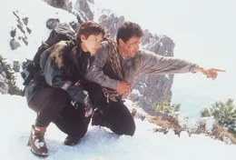 Ranger Gabriel "Gabe" Walker (Sylvester Stallone) und Jessie Deighan (Janine Turner)