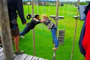GRIPS Deutsch - Thema "Diktattraining" - Angstabbau und Partnertraining im Hochseilgarten im Chiemgau: Hautnahes Lernen im Klettergarten.