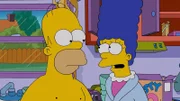 Marge (r.) macht sich große Sorgen um Homer (l.), weil er so ungesund lebt, und redet ihm immer wieder ins Gewissen. Obwohl Homer gelobt, sich zu bessern, kann er doch nicht anders, als seinen Lebensstil mit Bier, Chips und Fernsehen weiterzuführen ...