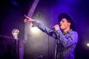 José James, einer der prägenden Jazz-Sänger seiner Generation, ist zu Gast bei den Hamburg Sessions im Mojo Club.