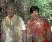 Quincy (Jack Klugman, li.) und Sam (Robert Ito) haben sich ihren Ausflug ein bißchen anders vorgestellt.