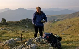 Tom (Martin Sheen)