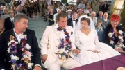 Die Hochzeit entwickelt sich zur Katastrophe, weil sich alle angiften. Der Streit zwischen Gisi (Franziska Traub, 2.v.re.) und Matze (Matthias Komm, 2.v.li.) färbt auch auf Rita (Gaby Köster, re.) und Horst (Frank Vockroth, li..) ab...