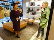 Roann (l.) und Shoppingbegleitung Nora