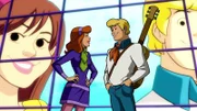 Die Songwriter Daphne und Fred sind Finalisten einer Talent-Show.