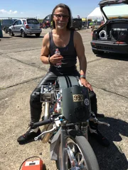 Amateurrennfahrer im Auto beim „German-RaceWars“-Event. Amateurrennfahrer im Auto beim „German-RaceWars“-Event.