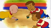 Caillou liebt es, mit seinen Freunden in der Sandkiste zu spielen.