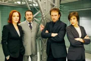 V.l.: Claire Savigny (Sandrine Rigaux), Bonnefoy (Jacques Pater), Vincent Revel (Vincent Perez), Frances Lherbier (Hélčne Godec)