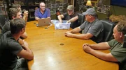 L - R: Peter Fornetti (l.), Rick Lagina (3.v.l), Doug Crowell (m.),