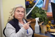 Helen (Paula Pell)