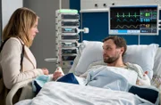 Jarvis' Frau Rena Knaab ist zunächst erleichtert, dass ihr Mann Jarvis Knaab die Operation gut überstanden hat. Dann erfährt sie jedoch, dass Jarvis hinter ihrem Rücken Schulden gemacht hat.