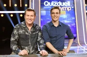 Die Kandidaten des Teams "Tagesschau": Jens Riewa (l.) und Constantin Schreiber (2.v.l.), beide Tagesschau-Sprecher.