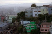 Die bunten Fassaden in der Bucht von Valparaíso an der chilenischen Küste erregen Aufmerksamkeit. Hier trifft die Tradition des Muralismo auf moderne Graffiti-Kunst.