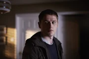 Der sonderbare Liam Duke (Joel McCormack) kommt nach Hause zu seinem Vater Simone.