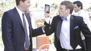 Booth (David Boreanaz, l.) befragt einen Straßenkünstler (Alex Weed), der mit dem Opfer zusammen aufgetreten ist.