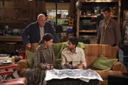(im Uhrzeigersinn) Art (Dean Norris); Riley (Parker Young); Al (Adhir Kalyan); Lizzie (Elizabeth Alderfer)