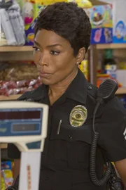 Athena Grant (Angela Bassett)