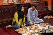 Hassina (Sitara Attaie, l.); Al (Adhir Kalyan, r.)