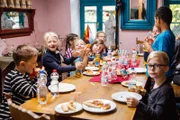 Die Kids beim Mittagessen.