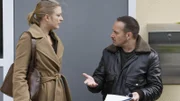 Semirs (Erdogan Atalay) Ermittlungen haben ergeben, dass Köhlers Behauptung, es gäbe einen Plan zur Schließung der Hemmer Werke nach Übernahme, begründet sein könnten. Er fragt bei Ute (Stephanie Kellner) nach, was sie über diesen Plan, genannt "Exodus", weiss.