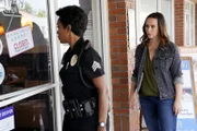 Athena Grant (Angela Bassett, l.); Maddie Kendall (Jennifer Love Hewitt, r.)