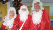 So sehen gestandene Nikoläuse aus (v.li.): Nikola (Mariele Millowitsch), Dr. Schmidt (Walter Sittler) und Tim (Oliver Reinhard) haben den Kampf gegen die Besinnlichkeit gewonnen...