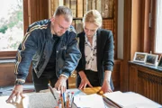 Dombrowski und Julia Durant finden im Haus des Verdächtigen wichtige Hinweise auf die grausamen Mädchenmorde.