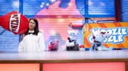 Bei Woozle Goozle geht es heute um Australien. Und auch um die Frage, ob die Woozles vielleicht von Kängurus abstammen. Woozle (re.)  kann das nicht so richtig glauben und versucht der Frage wissenschaftlich auf den Grund zu gehen. Dabei helfen ihm Maria (li.), sein Opa (mi.) und das Meerwoozchen (2.v.li.).