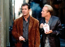 Val (Gregg Henry, r.) war fest davon &uuml;berzeugt, Porter (Mel Gibson) sei tot. Er staunt nicht schlecht, als er ihm pl&ouml;tzlich begegnet.