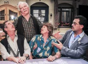 v.l. Stefan (Egon Biscan), der Stanglwirt (Peter Steiner sen.), Thomas (Rudi Decker) und Markus (Peter Steiner jun.).