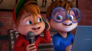 Alvin (l.), Simon (r.) und Theodore werden Opfer eines Telefonstreichs von Cheesy und Kevin. Sie wollen es  ihnen heimzahlen - und wissen auch schon ganz genau wie.  +++