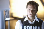 Eine Firma bietet an, ihre Kunden einzufrieren und sie in der Zukunft in der es vielleicht in Mittel gegen den Tod gibt, wieder aufzutauen. Kevin Ryan (Seamus Dever) und seine Kollegen ermitteln in einem Fall, der sie in die Räumlichkeiten dieser Firma führt ...