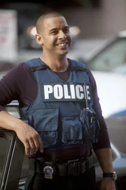 Ein Scharfschütze treibt in New York sein Unwesen. Javier Esposito (Jon Huertas) und sein Team sagen dem Mörder den Kampf an ...
