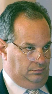 Robert George vertrat Christopher McCowen als Verteidiger in dem Prozess wegen Raub, Vergewaltigung und Mord.