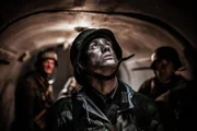 REENACTMENT- Ein deutscher Soldat hört ein Geräusch vom Dach des Fort Koenigsmacker. Gespielt von: Marcel Faucheret.