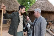 Zoodirektor Dr. Blum stellt den Tierpfleger Frank Milan zur Rede. Frank Milan hat im Zoo illegal Marihuana angebaut und behauptet die Ernte nur für den Eigenbedarf zu nutzen.