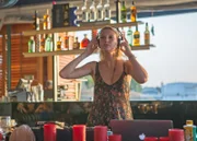 Für Sonja Pavlica ist das Donauufer ihr zweites Zuhause. Sie ist angesagte DJane auf den Belgrader Partybooten.