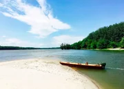 Karibisches Flair: Die Donau durchfließt in sanften Schwüngen und nahezu unberührt den Süden Ungarns.
