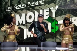 In der Mitte: Lee Gates (George Clooney)