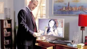 Bei der Durchsuchung der Wohnung des Mordopfers, stößt Detective Elliot Stabler (Christopher Meloni) auf teure Geschenke und ein Profil der ermordeten Frau bei der Dating-Agentur "Tasty Sugar".